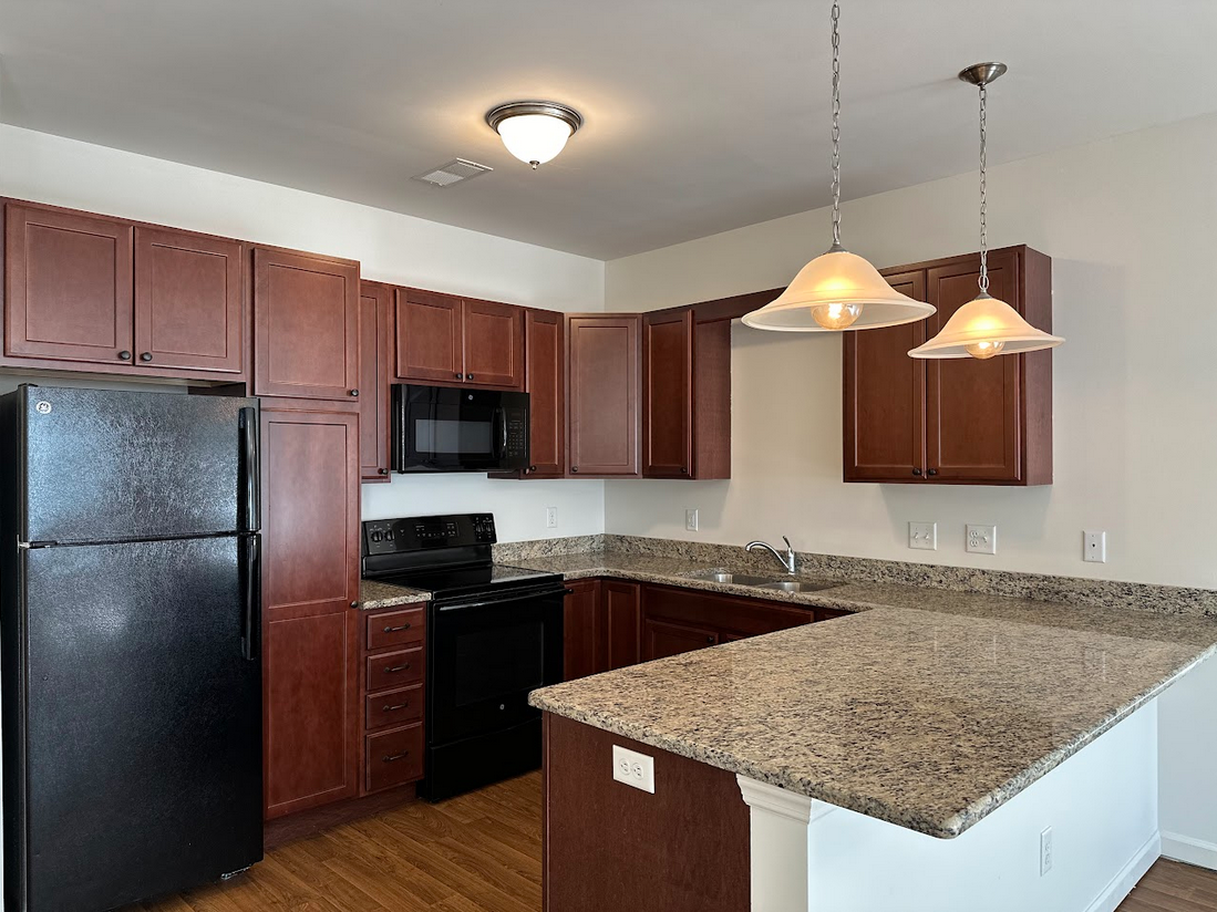 APT-004 パラレル 3414 Lincoln Hwy E Apt 212, Paradise - Hershey Real Estate